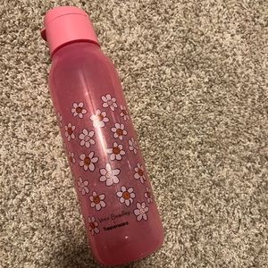 Vera bradley and Tupperware collab cup